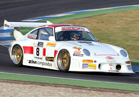 Lars Schönemann i sin Porsche 993 GT3 Turbo er en af tra danske kørere der stiller op i klassen denne weekend.